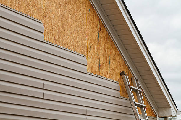 Professional Wood Siding technician working in Chesapeake City, MD